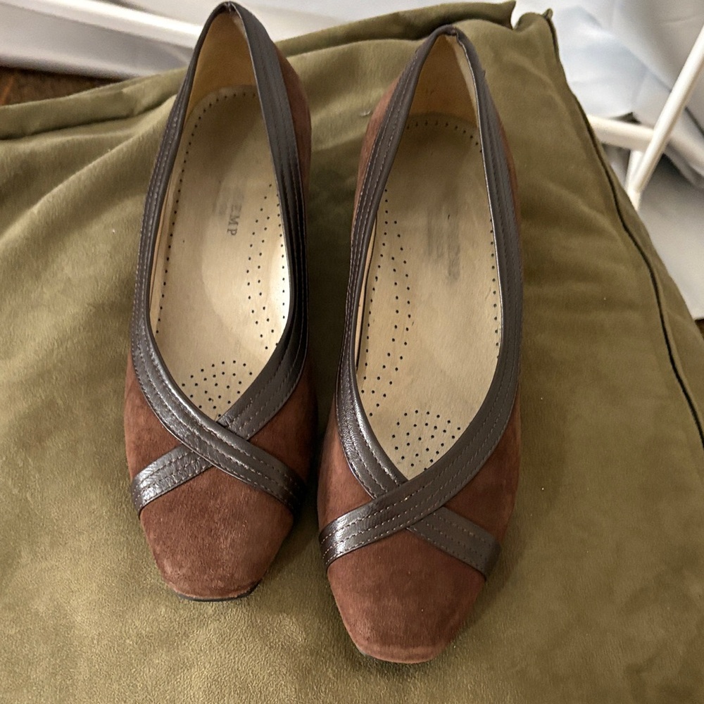 Elegant Brown and Gray Women's Flats
